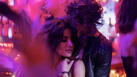 ‘Sex/Life’ stars Sarah Shahi in a steamy but beyond.